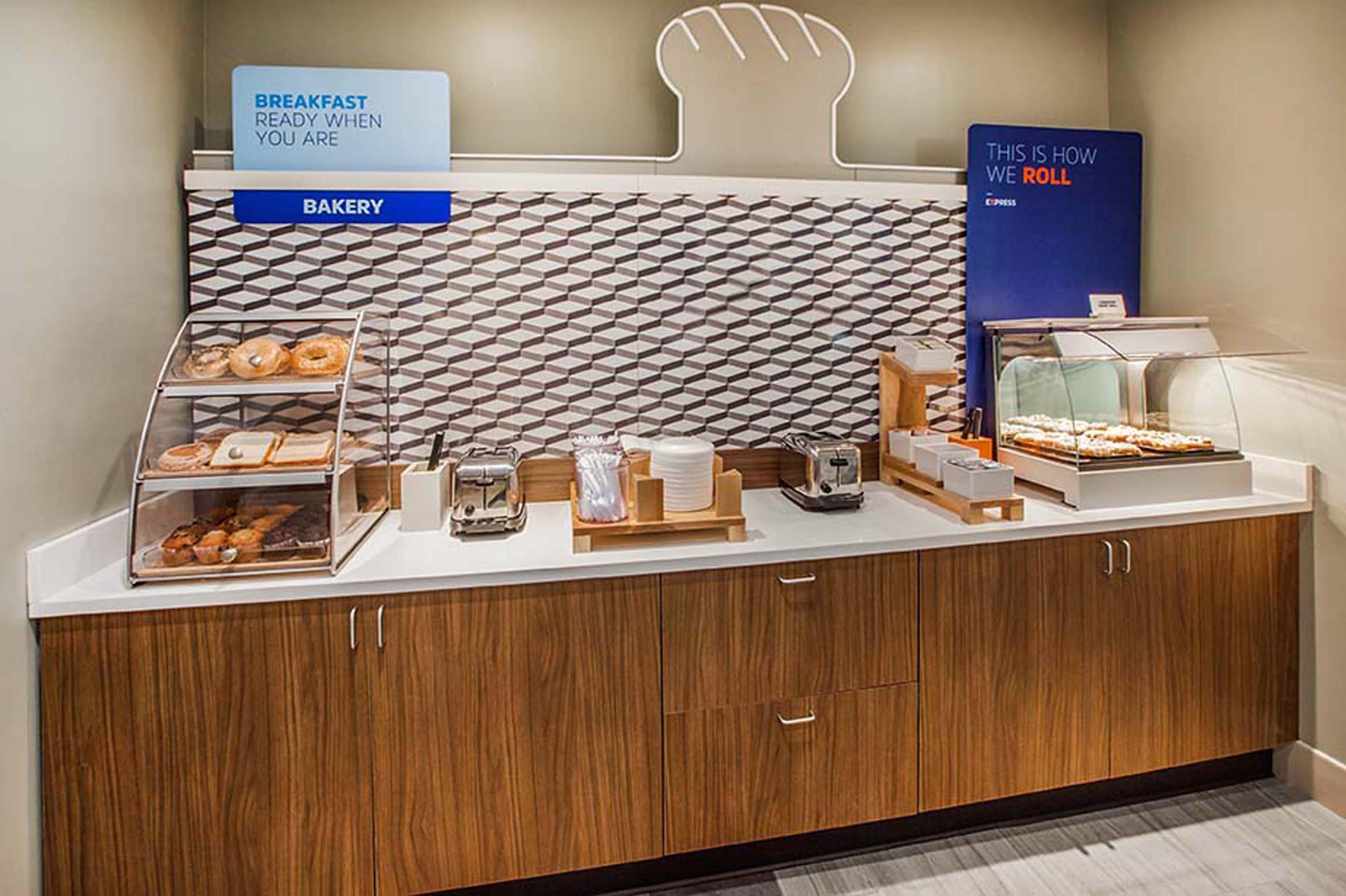 Holiday Inn Express Queensbury-Lake George Area By Ihg Exterior foto